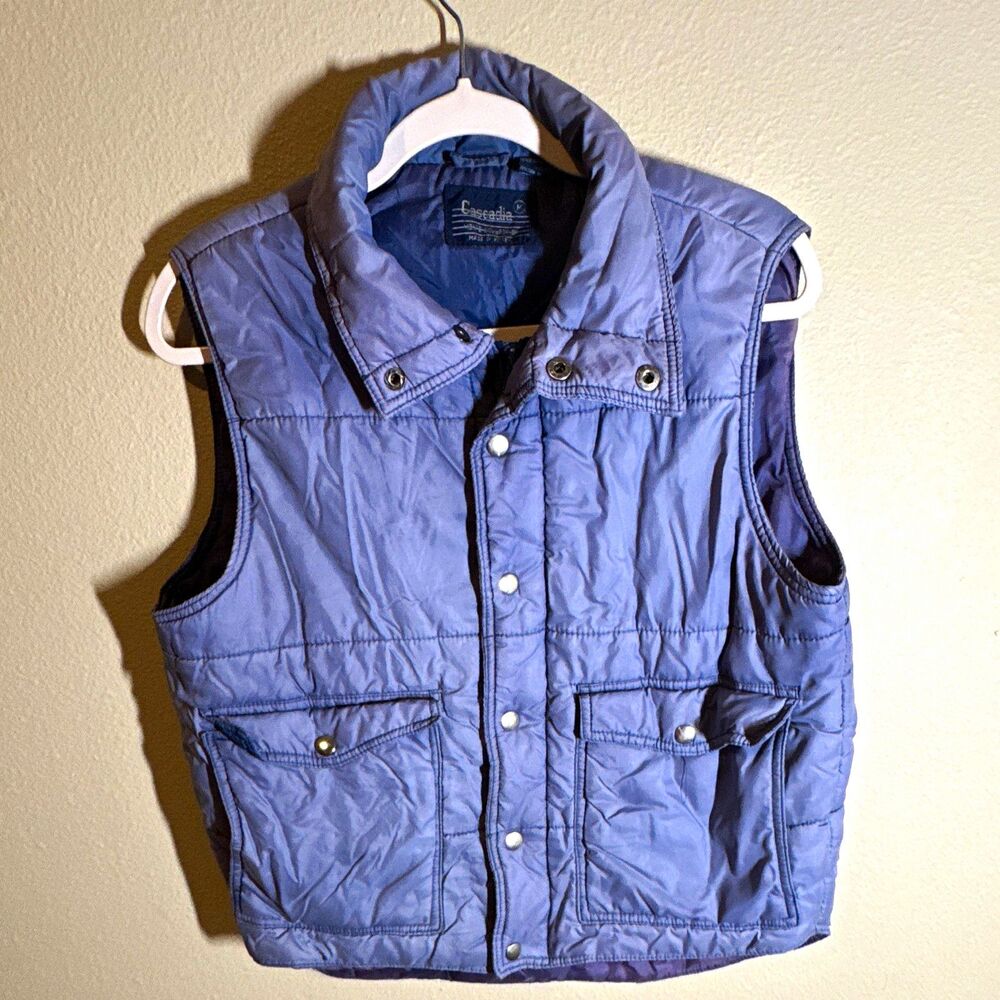 Cascadia Men’s Insulated Puffer Vest Snap Front Stand-Up Collar Blue M Regular